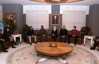 Başkan Erdem’den yabancı öğrencilere destek...