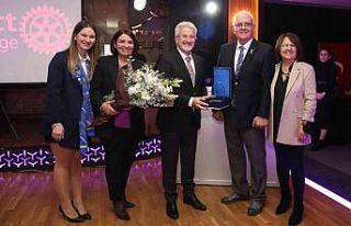 Başkan Erdem’e ’Vizyoner Başkan’ ödülü