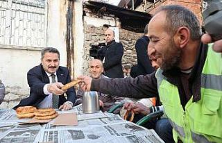 Başkan Eroğlu’dan belediye işçilerine çay ile...