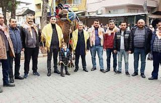 Başkan Erol’dan deve güreşi festivaline davet