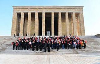 Başkan Kanar 99 öğrenci ile Ata’nın huzuruna...