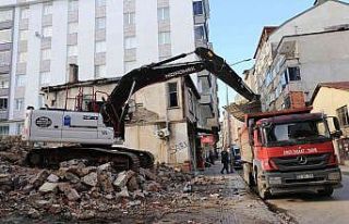 Başkan Kibar: “Metruk yapıları yıkarak, kentteki...