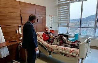 Başkan Kılınç, hasta ve hasta yakınlarıyla bir...