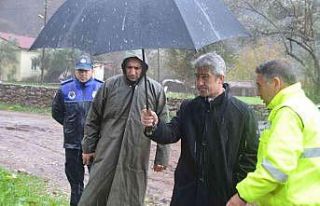 Başkan Oktay yağıştan zarar gören bölgelerde...
