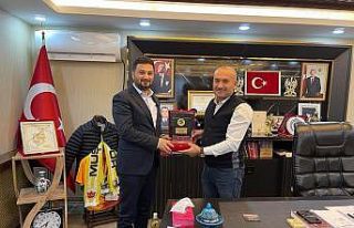 Başkan Öztekin, kardeş belediyeleri ziyaret etti