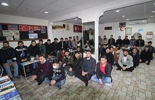 Başkan Pekmezci, ülkücü gençlerle bir araya geldi