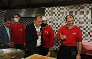 Başkan Seçer, Silifke’de esnaf ve muhtarlarla...