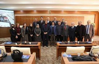 Başkan Sekmen Kent Konseyi yönetimiyle bir araya...