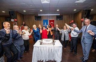 Başkan Soyer huzurevi sakinlerinin yeni yılını...