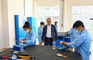 Başkan Uysal, Antalya OSB Teknik Koleji’nde