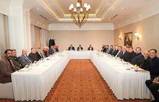 Başkan Vekili Aydın muhtarlarla bir araya geldi