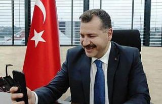 Başkan Yılmaz, miniklerin yeni yılını görüntülü...