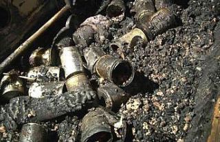 Başkentte sokak hayvanlarına ait barınak yandı