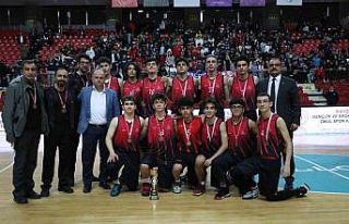 Basketbolda şampiyon Erciyes Koleji oldu