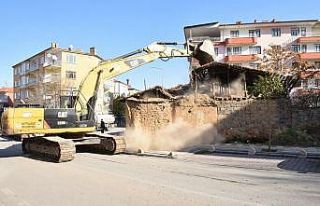 Battalgazi’deki metruk binalar tek tek yıkılıyor