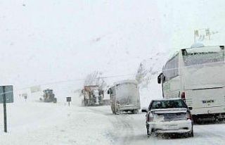 Bayburt’a aralık karla geldi