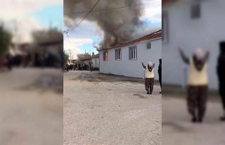 Bayındır’da müstakil ev alevlere teslim oldu