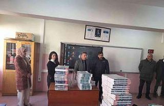Belde belediyesi, bölgedeki öğrencilerin kitap...