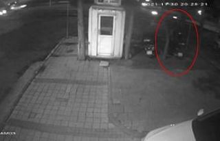 Beylikdüzü’nde motosiklet hırsızlığı kamerada