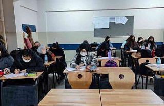 Beyoğlu’nda üniversite adaylarına sınav öncesi...