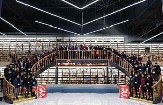 Bin 400 kilometreden Avrupa’nın en büyük kitabevine...