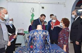 Binali Yıldırım, gençlerle Yörük çadırında...