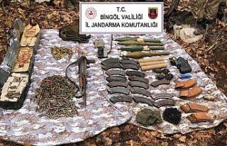 Bingöl’de toprağa gömülü mühimmat ele geçirildi