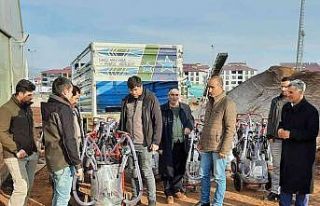 Bingöl’de üreticilere süt sağım makinesi dağıtıldı