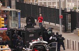 BM Genel Merkezi binası dışındaki silahlı şahıs...