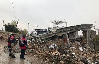 Bomba gibi patlayan mutfak tüpü evi yıktı: 2 yaralı