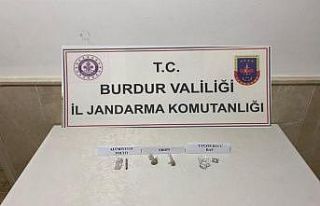 Burdur’a uyuşturucu getiren iki şüpheli yakalandı