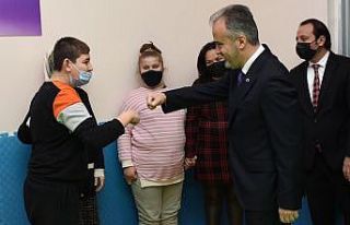 Bursa Büyükşehir’den okullara spor aktivite alanları