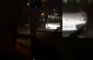 Bursa’da lüks otomobil kayganlaşan yolda kontrolden...