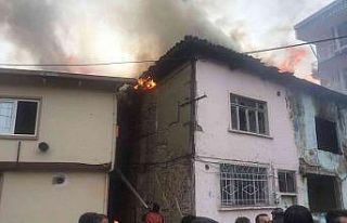 Bursa’da metruk binada çıkan yangın korkuttu