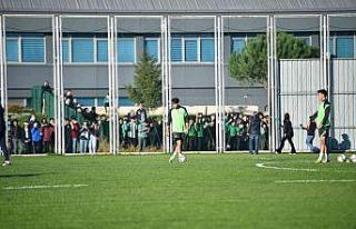 Bursaspor taraftara açık antrenman gerçekleştirdi