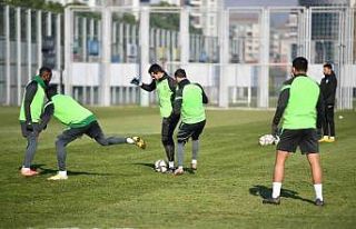 Bursaspor’da Menemenspor maçı hazırlıkları...