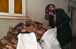 Büyükşehir Belediyesinden yaşlılara odun desteği