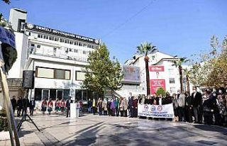 Büyükşehir Kadın Meclisi Ata’nın huzurunda