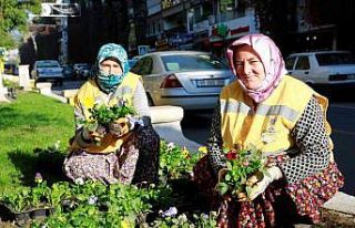 Büyükşehir’in desteği ile evlerini geçindiriyorlar