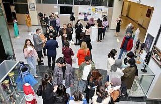 ÇAKÜ’de yılsonu dokuma sergisi açıldı