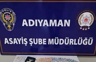 Çaldığı altınlarla araba ve telefon alan hırsız...