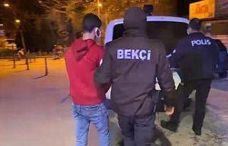 Çaldığı kabloları yakarken suçüstü yakalandı