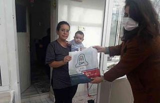 Çan Belediyesi yeni bebek sahibi olan ailelerin sevincine...