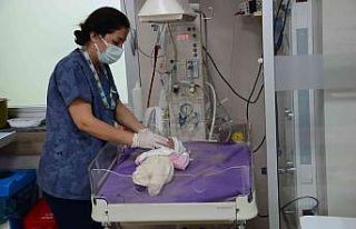 Çantada bulunan bebeğe devlet sahip çıktı