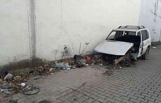 Çevre ve görüntü kirliliği oluşturan hurda araçlar...