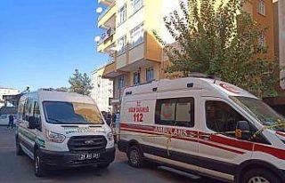 Cinnet geçiren baba ailesini delik deşik etti