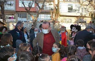 Çocuklar hayallerindeki hediyelere kavuştu