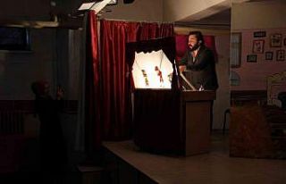 Çocuklara geleneksel oyunlar  gösterisi