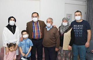 Çocukların hediyesi Başkan Demir’den