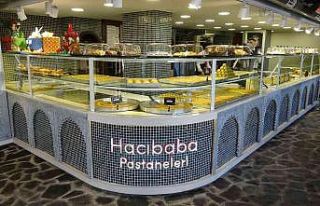 Çok dilli çalışanlarla tarihe açılan şube turistlerin...